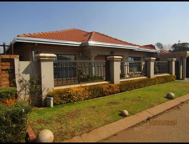 4 BEDROOM HOUSE FOR SALE IN VOSLOORUS